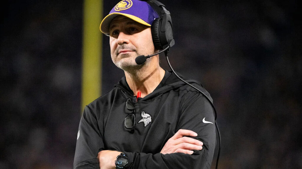 Steelers announce Brian Angelichio as OC, Domata Peko as DL coach