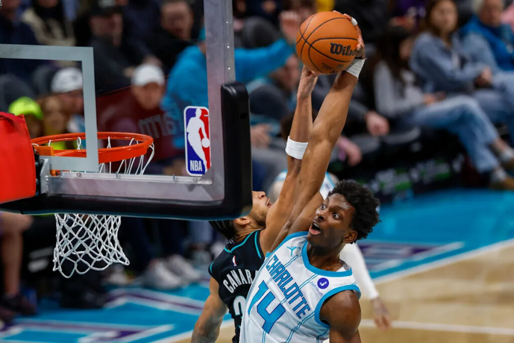 Miller scores 26 points as the Hornets beat the Trail Blazers 109-93 for their 4th straight win Miller scores 26 points as the Hornets beat the Trail Blazers 109-93 for their 4th straight win