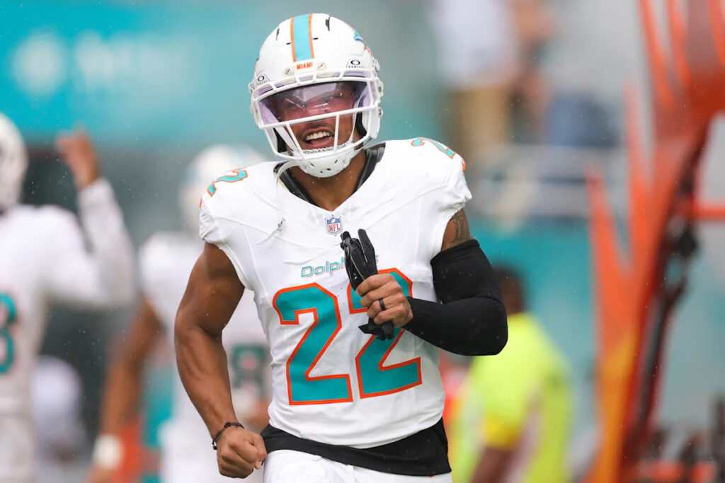 Dolphins free agents 2026: Walk, tag, re-sign – Elijah Campbell