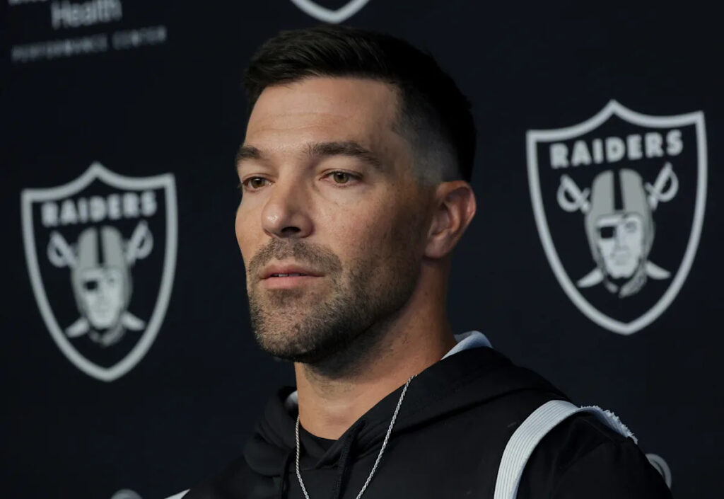 Early thoughts on Las Vegas Raiders making Rob Leonard defensive coordinator