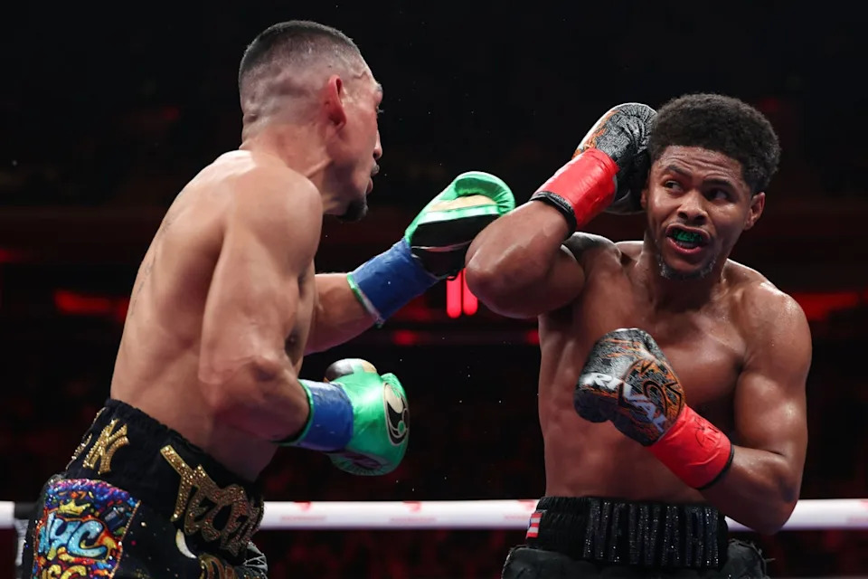 Stevenson (right) outpointed Lopez comfortably inside MSG (Cris Esqueda Matchroom Boxing)