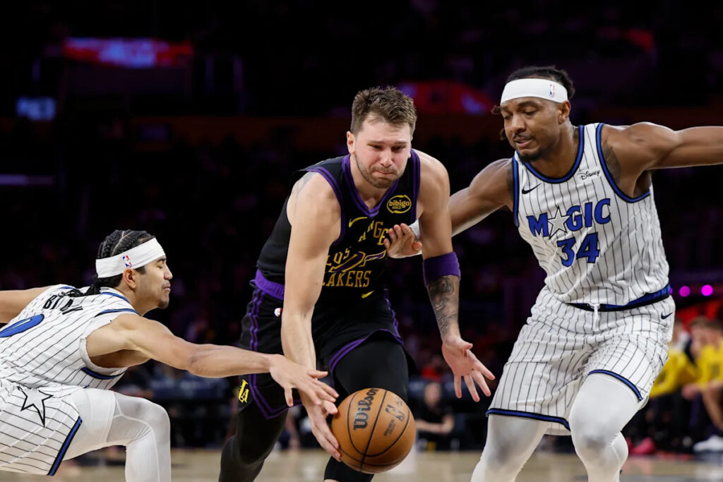 Luka hesitates, LeBron misses on the last possession of a rough homestand for the slumping Lakers