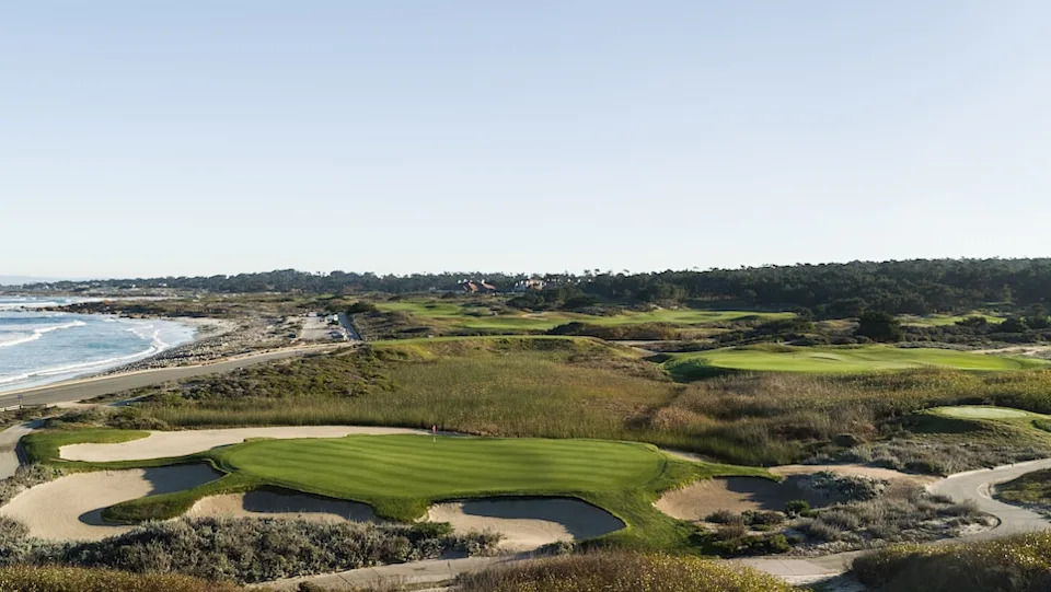 /content/dam/images/golfdigest/fullset/course-photos-for-places-to-play/spanish-bay-pebble-beach-eighth-hole.jpg