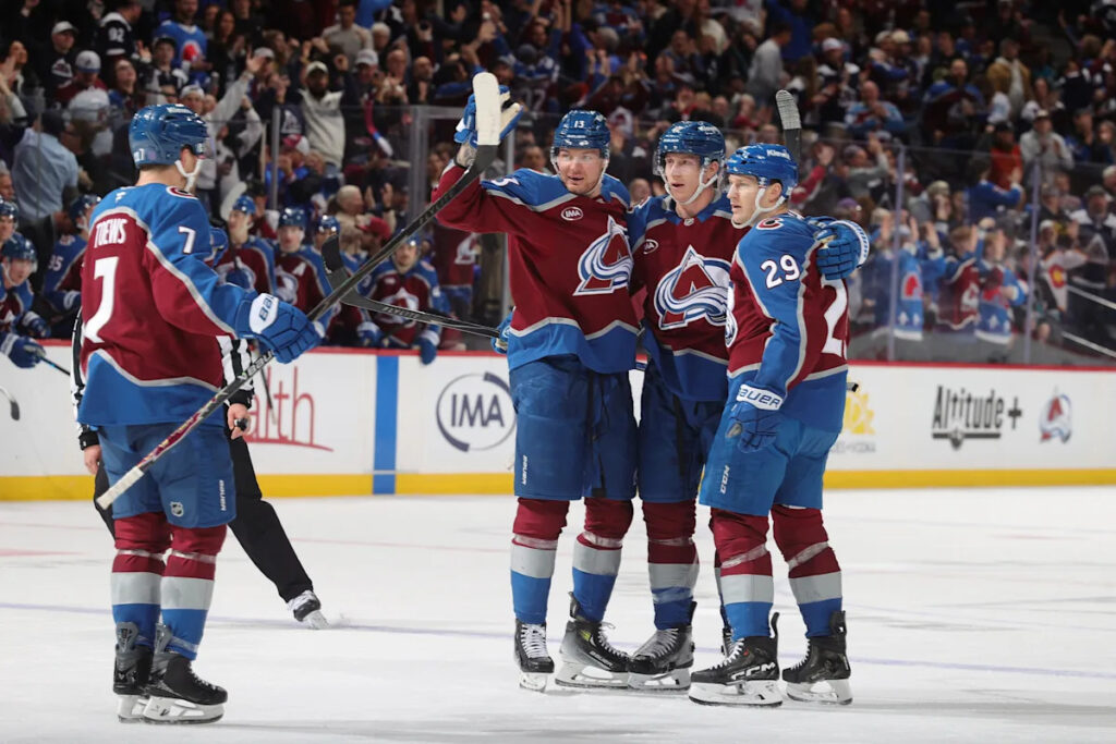 Recap: Artturi Lehkonen scores twice in 4-2 win over Sharks