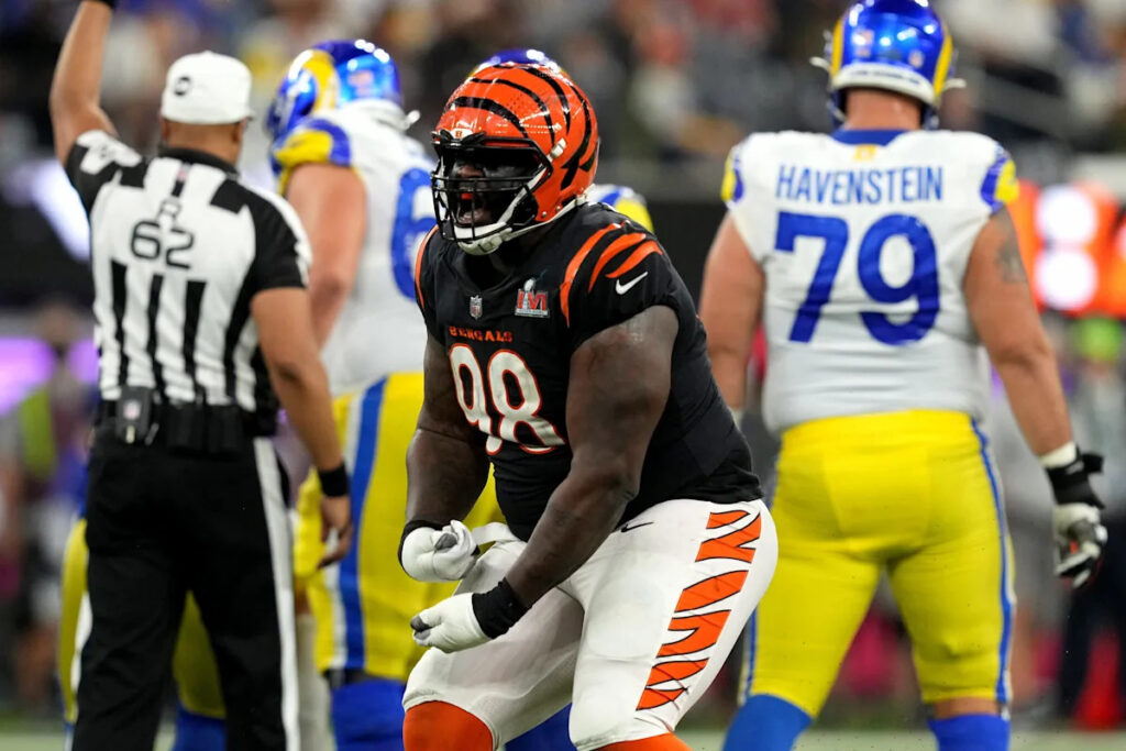 Bengals projected to reunite with D.J. Reader