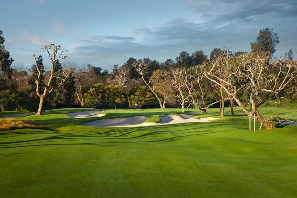 /content/dam/images/golfdigest/fullset/course-photos-for-places-to-play/riviera-country-club-california-bill-hornstein.jpg