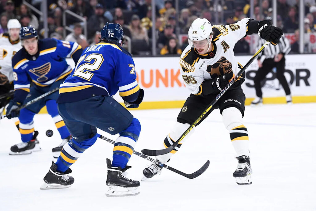 Report: Bruins Zoning In On Blues Veteran Defenseman Justin Faulk
