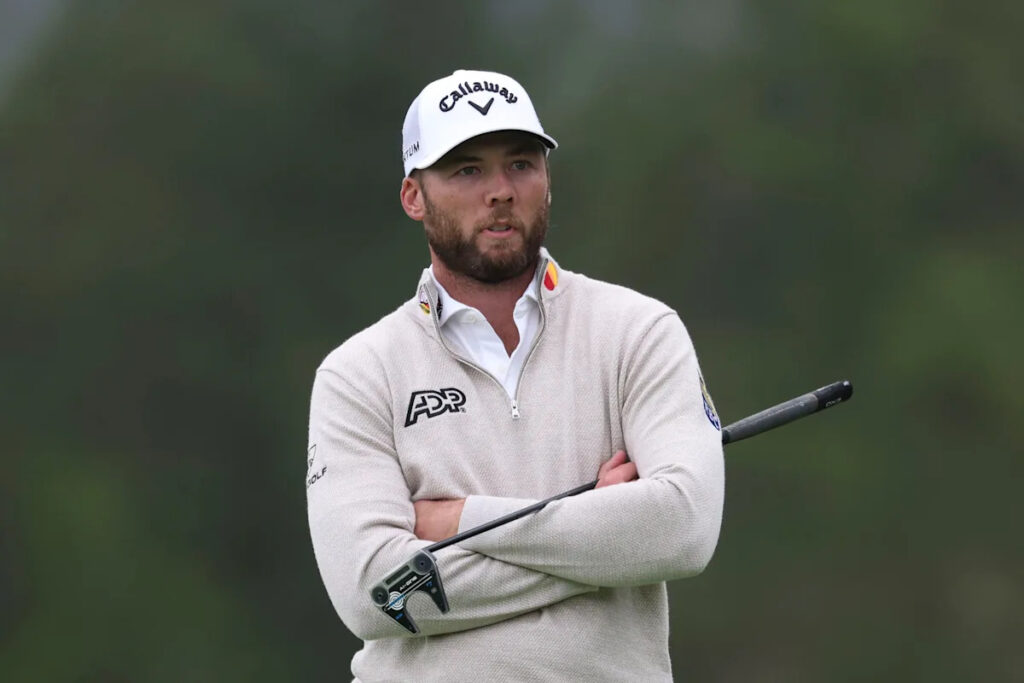 Watch: Jake Knapp, Sam Burns eagle opening holes at Pebble Beach, Burns takes lead