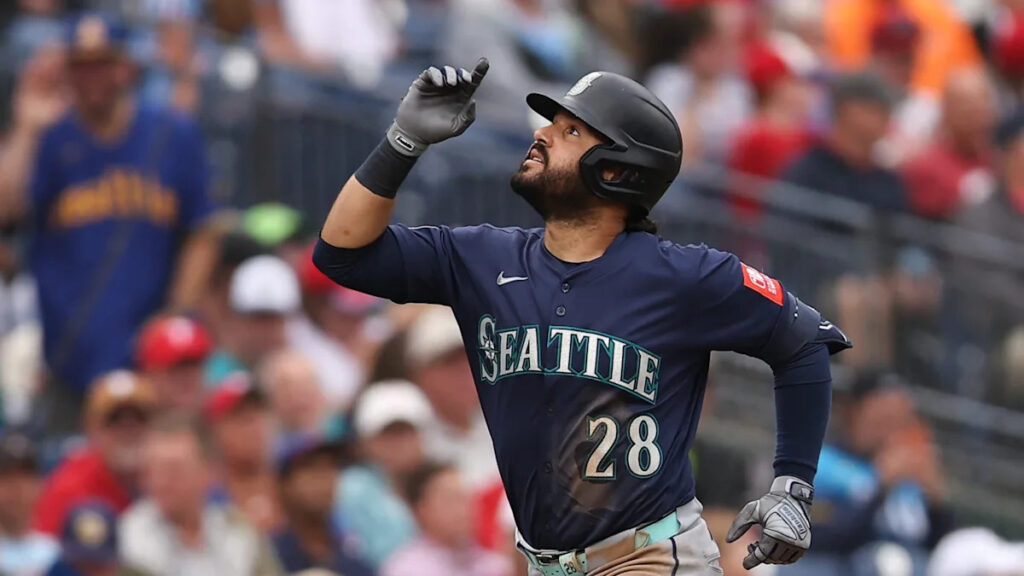 MLB Free Agent Tracker 2025-26: Reds reunite with Eugenio Suárez, Luis Arráez reportedly joining Giants