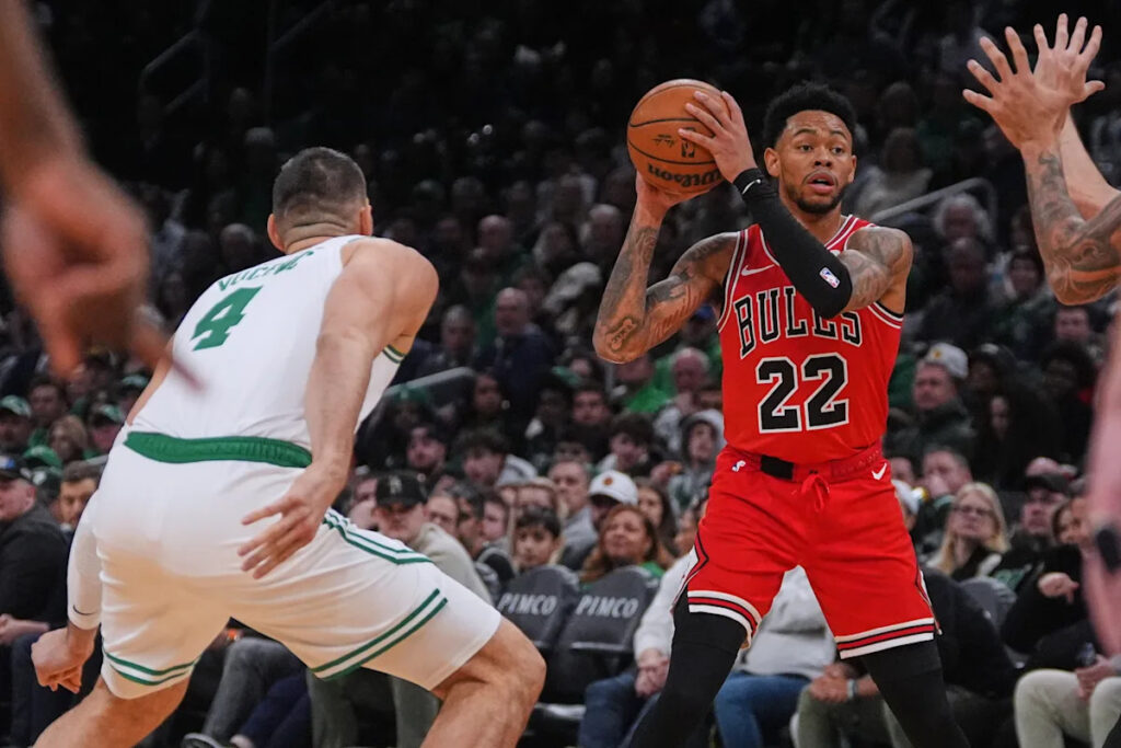 Bulls say guard Anfernee Simons still recovering from left wrist fracture