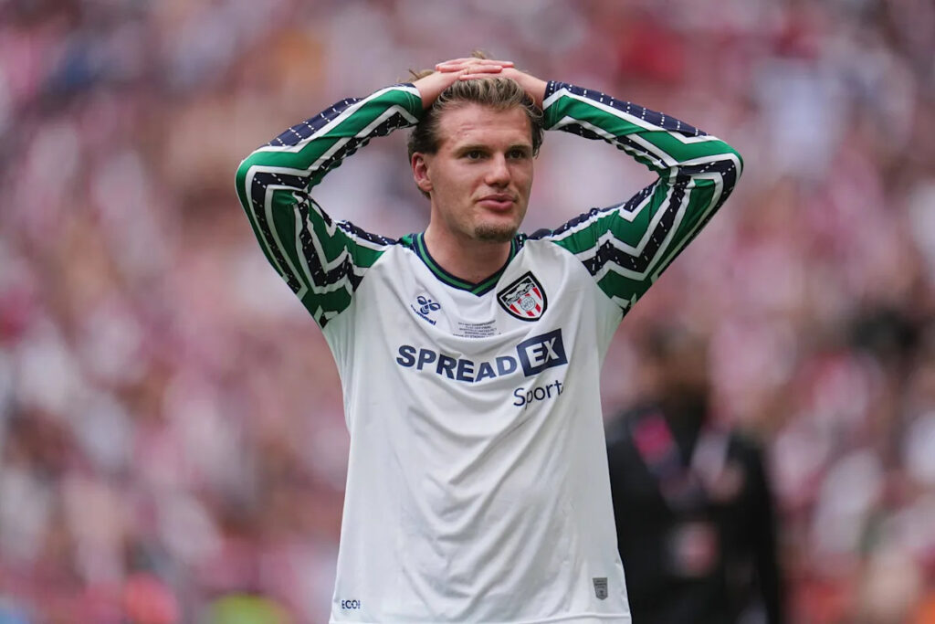 Confirmed: Sunderland defender completes deadline day move