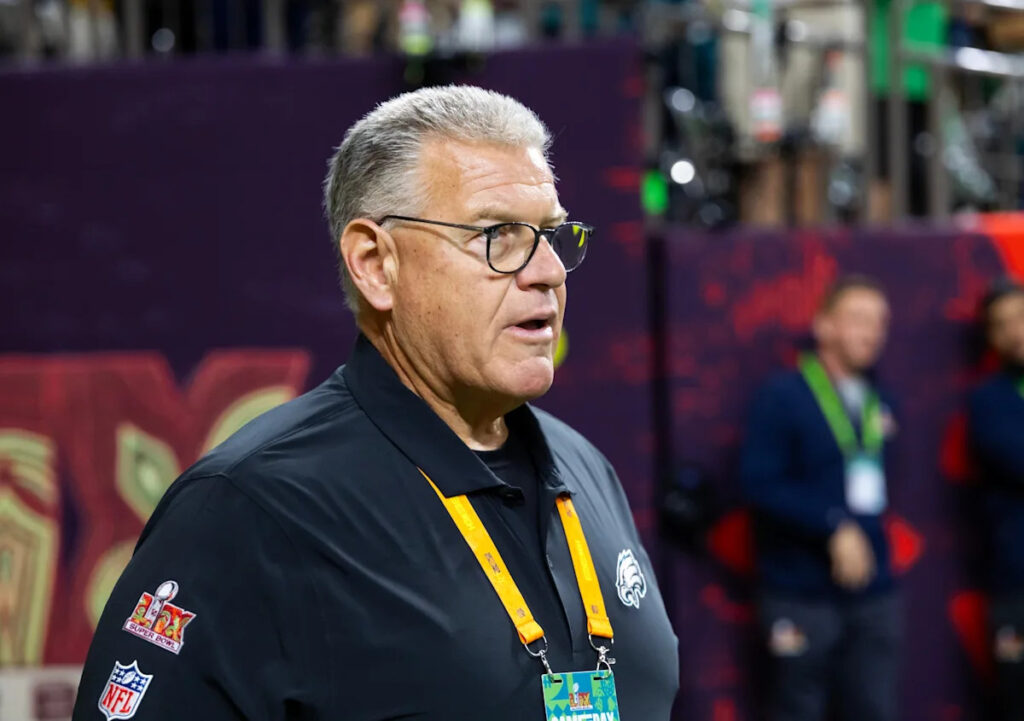 Eagles’ O-Line coach Jeff Stoutland steps down, draws praise from Jason Kelce