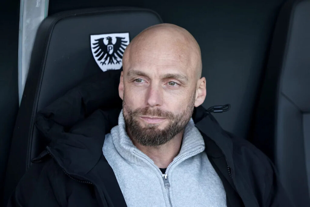 Elversberg executie Nils-Ole Book (40) linked with Borussia Dortmund move as reasons behind Sebastian Kehl’s departure emerge Elversberg executie Nils-Ole Book (40) linked with Borussia Dortmund move as reasons behind Sebastian Kehl’s departure emerge