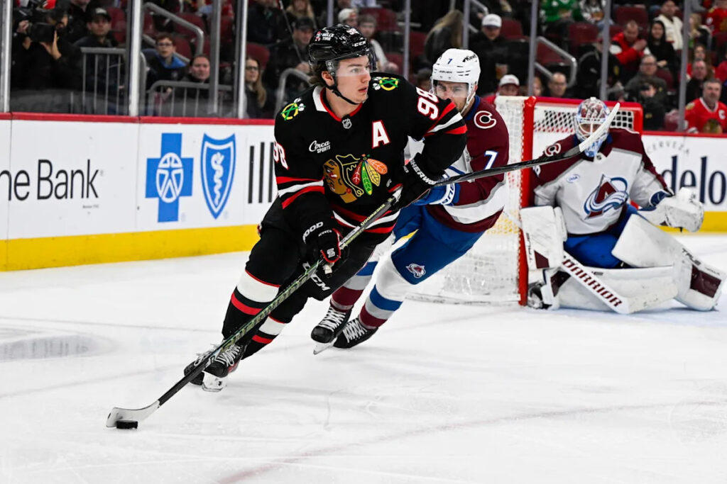 Avalanche Clinch Playoff Berth, Defeat Blackhawks 4-1