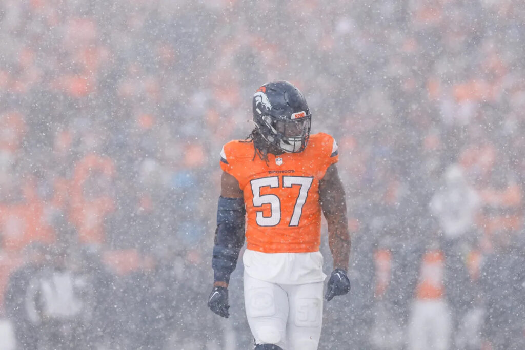 Luke Gifford plans to give Dre Greenlaw his old jersey number back Luke Gifford plans to give Dre Greenlaw his old jersey number back