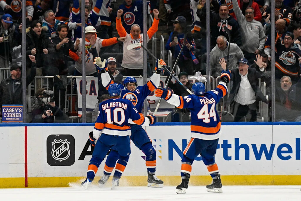 Islanders 5, Panthers 4: Another comeback with Lee’s late winner