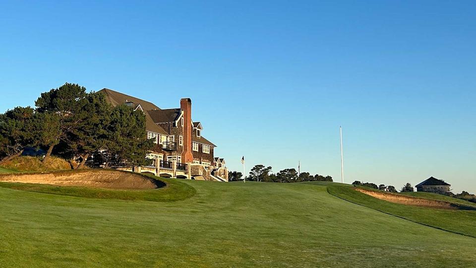 A view of the 18th fairway and green at Gearhart.