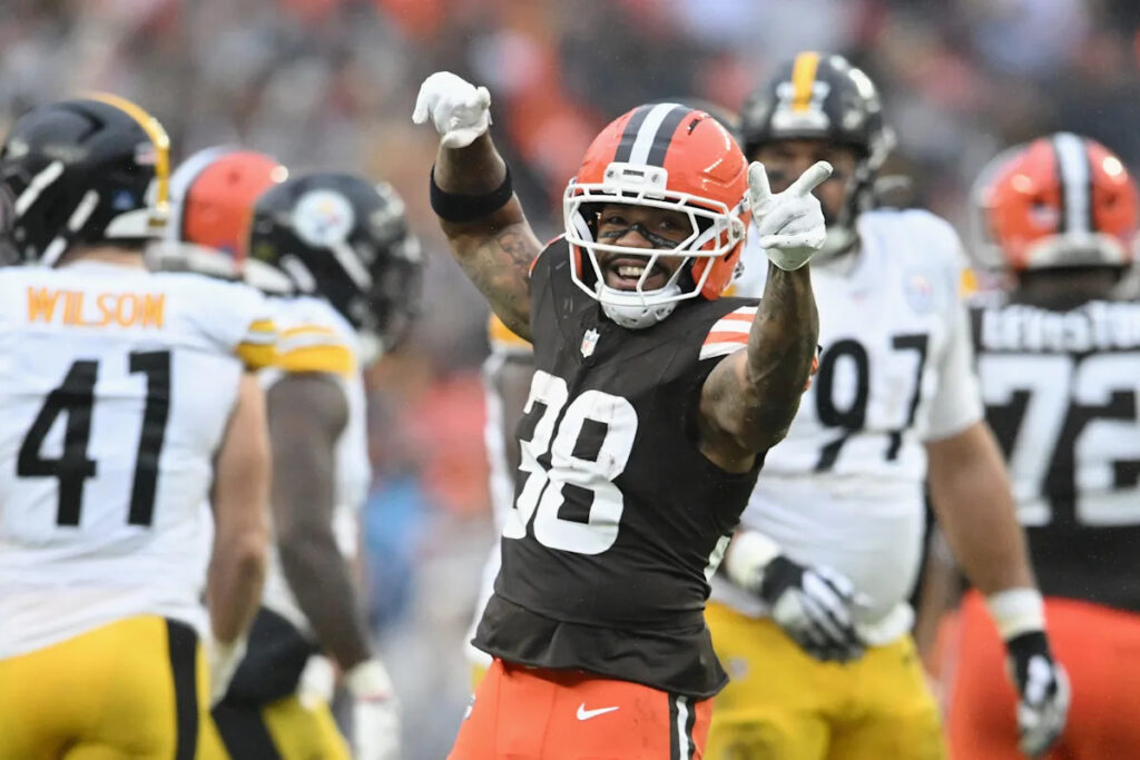 Cleveland Browns Free Agent Review: Did RB Trayveon Williams show enough for a second look? Cleveland Browns Free Agent Review: Did RB Trayveon Williams show enough for a second look?