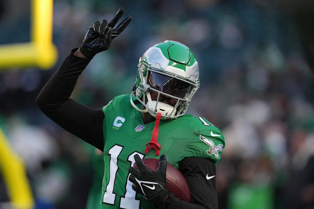 As Broncos trade for Jaylen Waddle, what’s holding up Eagles from trading A.J. Brown? Here are possibilities