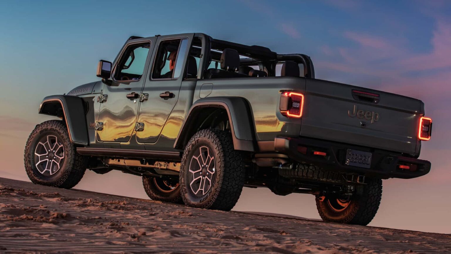 Jeep Gladiator With Manual Transmission Might Return: Report