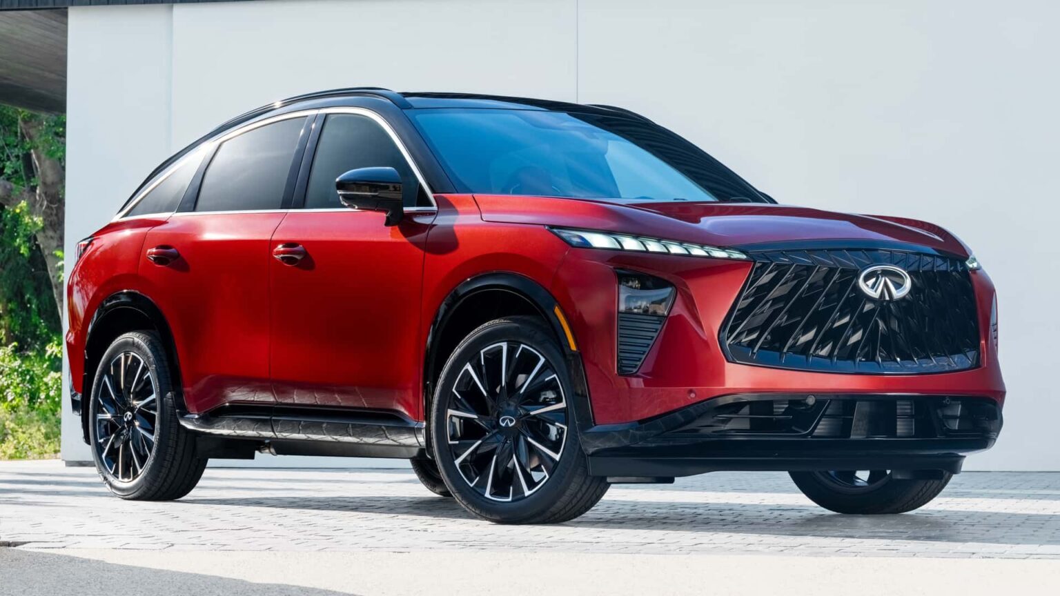 A More Stylish Tow-Row SUV Option