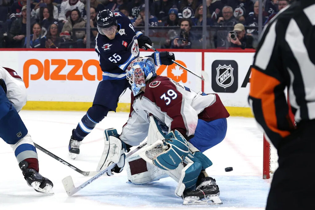 Red-Hot Avalanche Visit Jets At Canada Life Centre