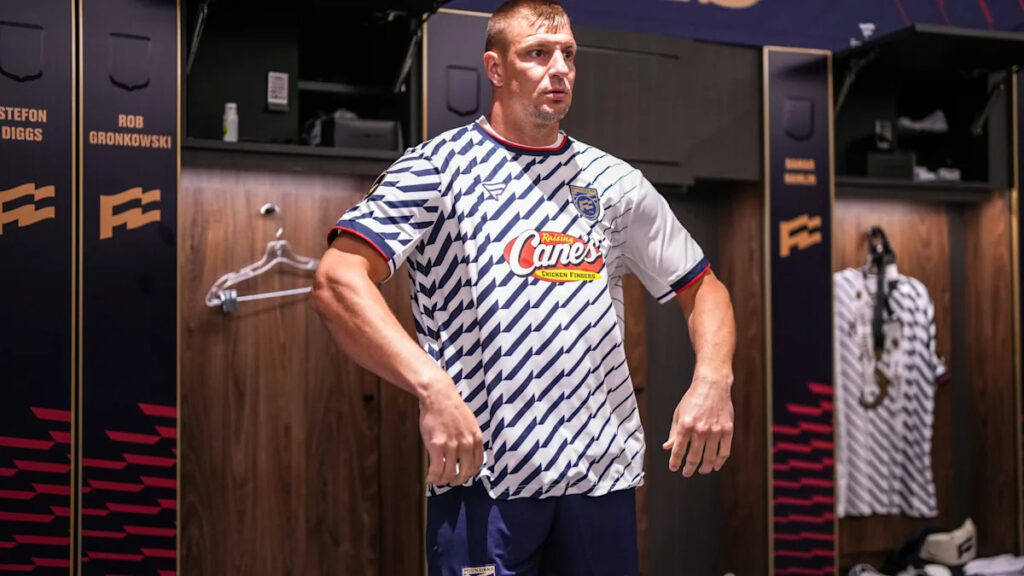 Rob Gronkowski suffers hamstring injury in flag football debut Rob Gronkowski suffers hamstring injury in flag football debut