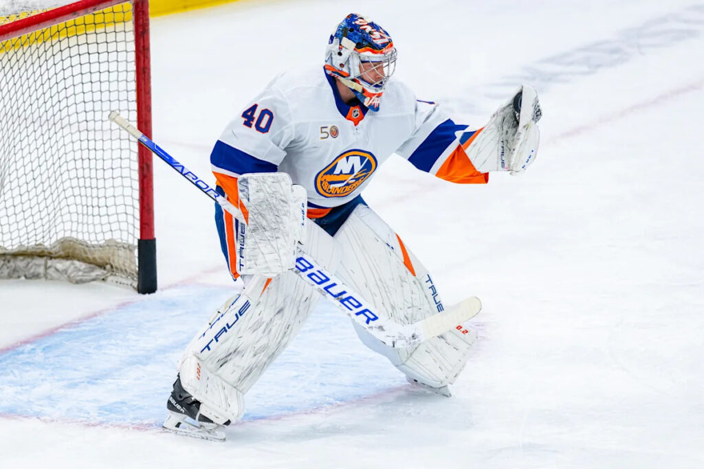 Islanders Gameday: Schaefer in Toronto; Varlamov’s *two new knees*