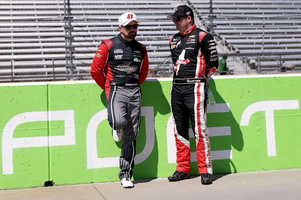 Ricky Stenhouse Jr., HYAK Motorsports, Cole Custer, Haas Factory Team