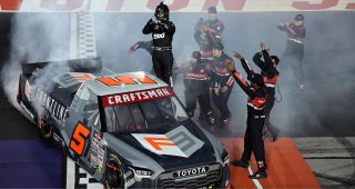 Corey Heim storms to Truck win in stunning last-lap move at Darlington Corey Heim storms to Truck win in stunning last-lap move at Darlington