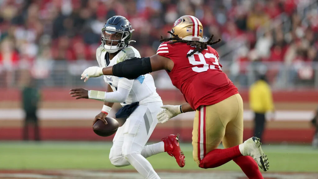 Browns agree to terms with DT Kalia Davis