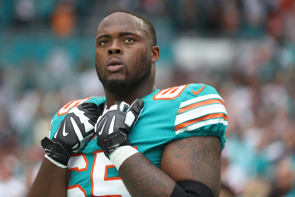 The 49ers have signed a veteran OL with 30 career starts under his belt