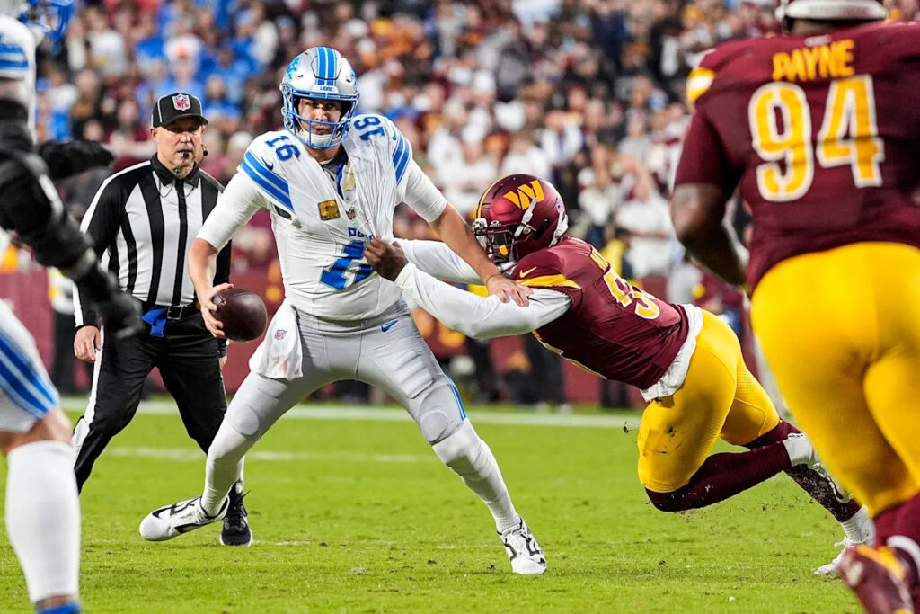 Titans sign EDGE Jacob Martin Titans sign EDGE Jacob Martin