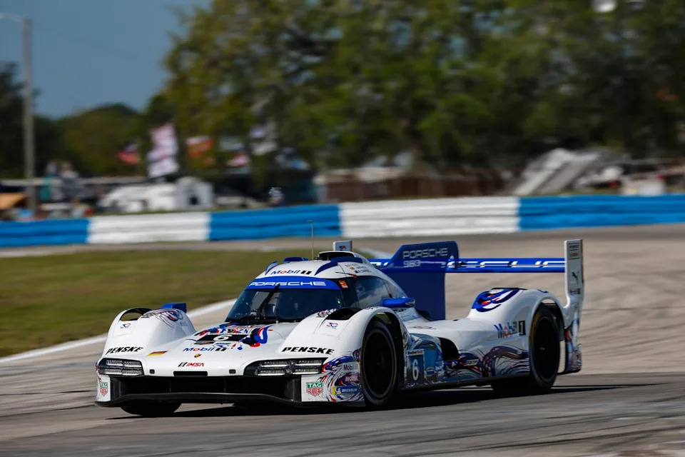 #6 Porsche Penske Motorsport Porsche 963: Laurens Vanthoor, Kevin Estre, Matt Campbell