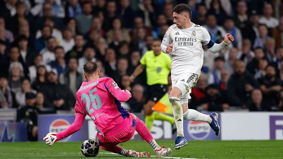 Federico Valverde scoring against Manchester City