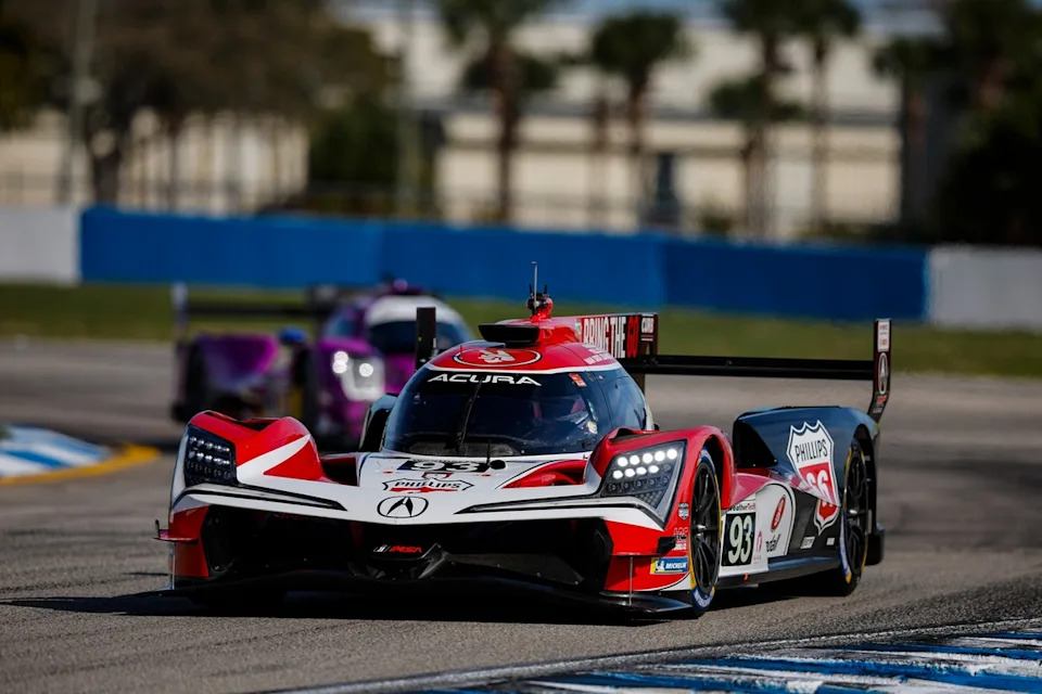#93 Acura Meyer Shank Racing w/Curb Agajanian Acura ARX-06: Renger van der Zande, Nick Yelloly, Alex Palou