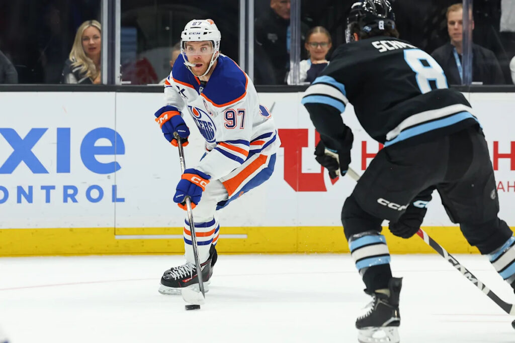 McDavid scores twice to give him 401 career goals and 1,200 points as Oilers top Mammoth 5-2