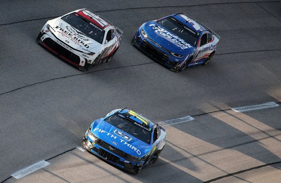 Chris Buescher, RFK Racing, Chase Briscoe, Joe Gibbs Racing, Kyle Larson, Hendrick Motorsports