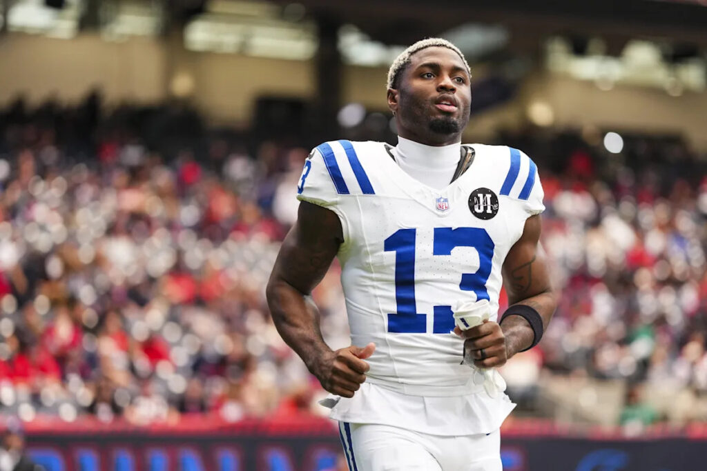 Colts bring back veteran wideout Laquon Treadwell Colts bring back veteran wideout Laquon Treadwell