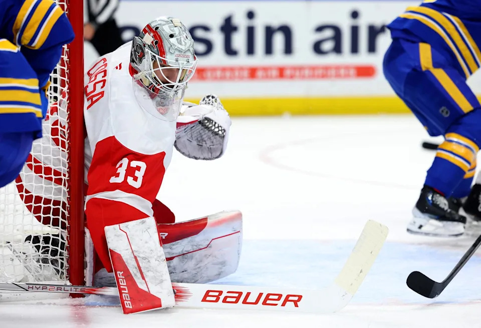 Sebastian Cossa Called Up To Red Wings Under Emergency Conditions 