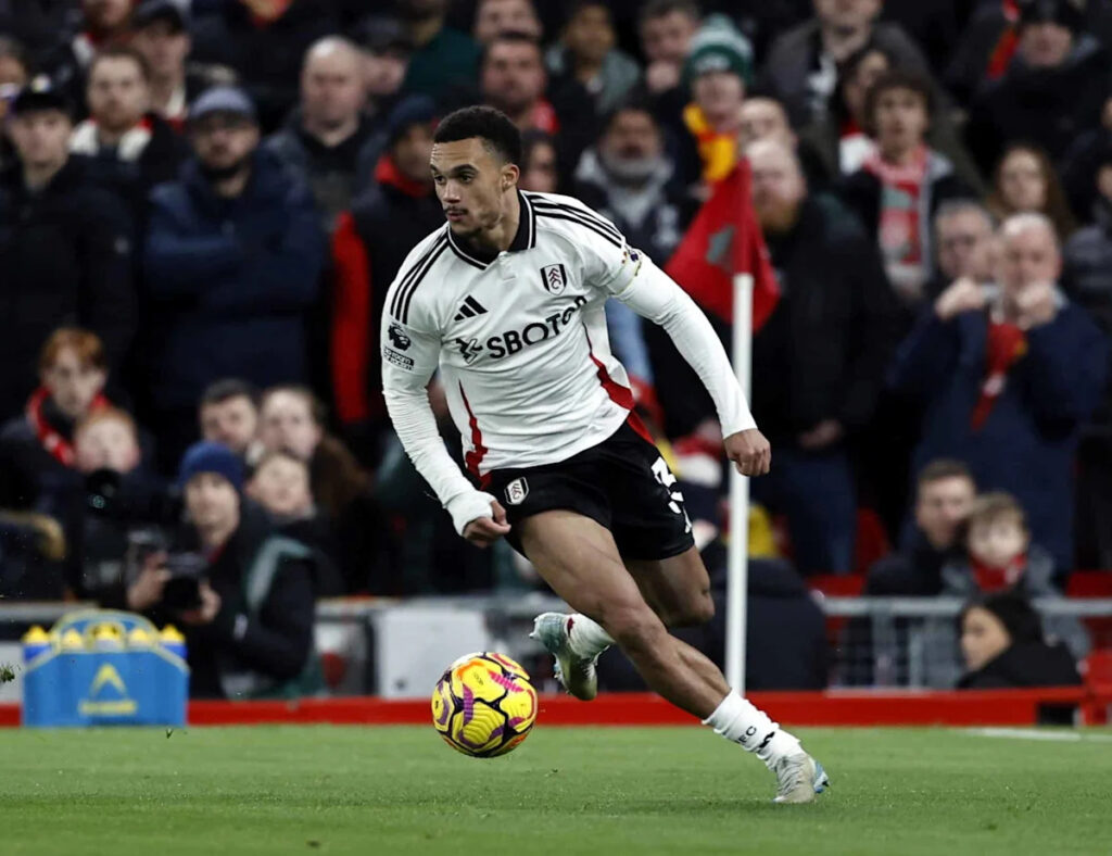 Report: Liverpool have joined the race to sign Premier League defender