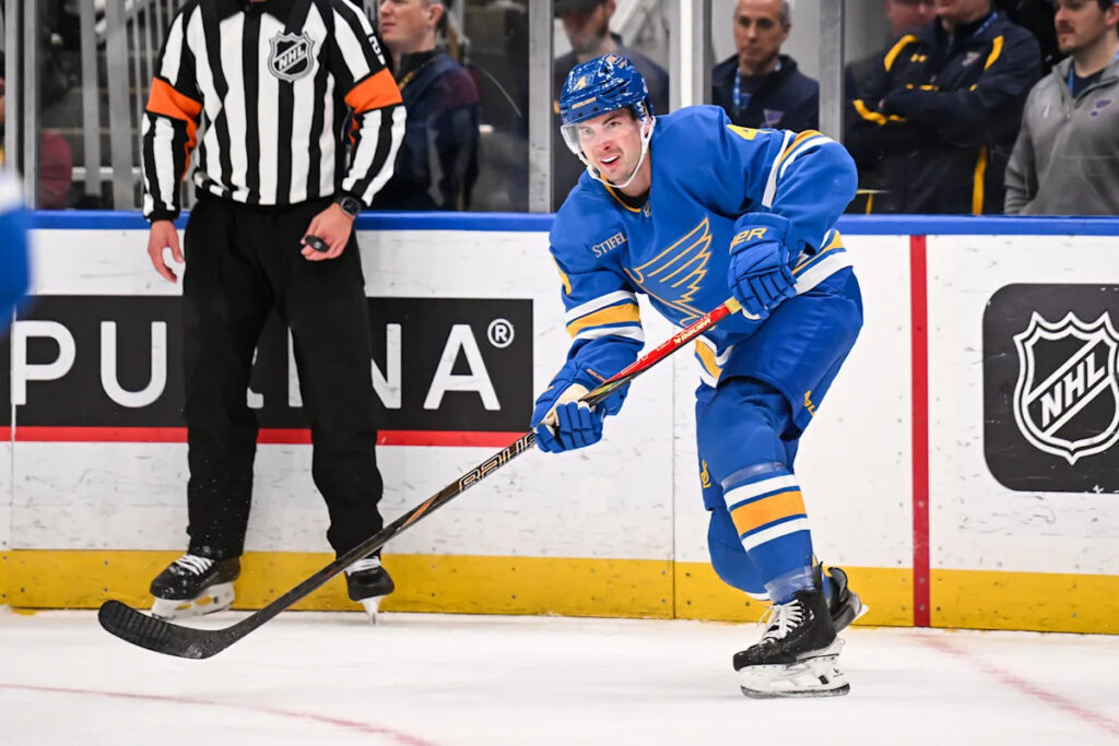 Holloway, Binnington lead Blues to 5-1 win over Maple Leafs Holloway, Binnington lead Blues to 5-1 win over Maple Leafs