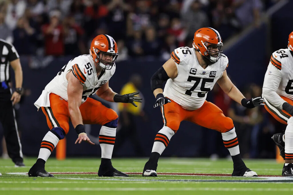NFL free agency: 2025 Browns still on the market including Joel Bitonio, David Njoku