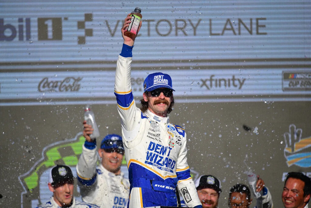 Ryan Blaney snaps Tyler Reddick’s NASCAR win streak with Phoenix victory Ryan Blaney snaps Tyler Reddick’s NASCAR win streak with Phoenix victory