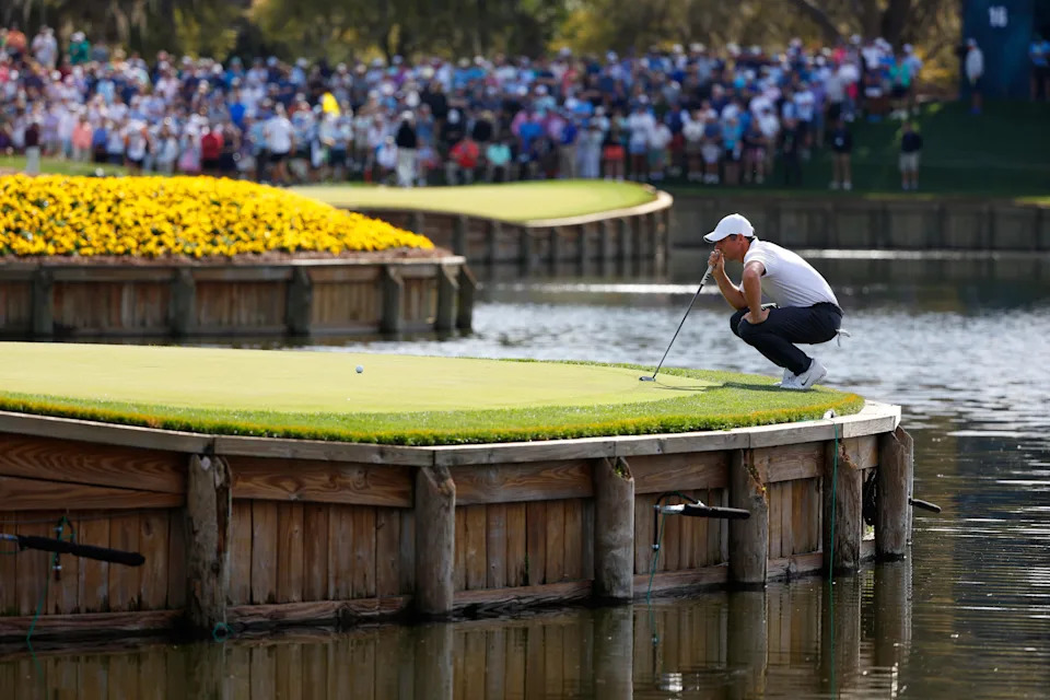 Rory Mcllroy eyes his shot on the 17th green during the second round of the 2025 Players Championship at TPC Sawgrass.