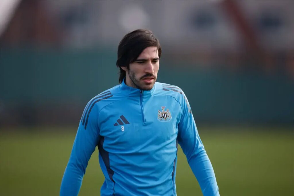 Newcastle United face major Sandro Tonali exit risk as Manchester City receive transfer boost
