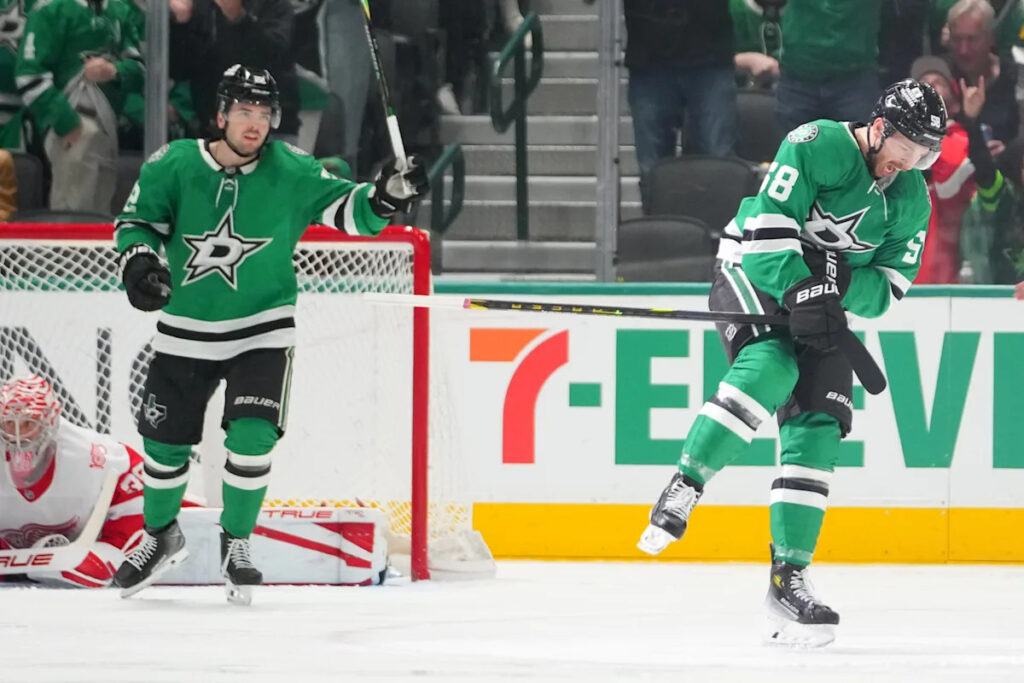 Harley’s overtime goal gives streaking Stars a 3-2 win over the Red Wings Harley’s overtime goal gives streaking Stars a 3-2 win over the Red Wings