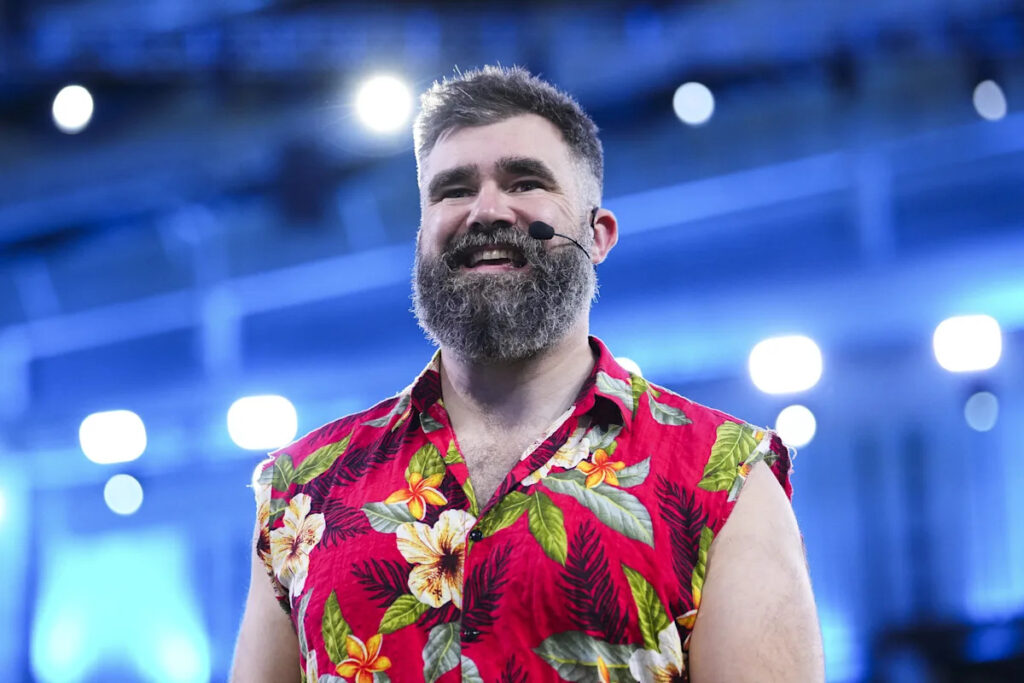 Jason Kelce has a comment about Illinois Basketball