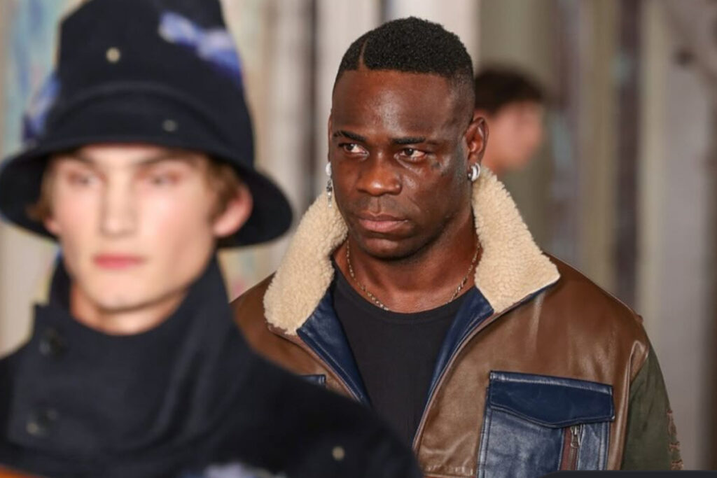 Balotelli training with Chievo after war prevents return to Al-Ittifaq