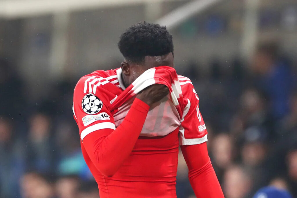 🤦🏻♂️Alphonso Davies, injury and tears with Bayern 🤦🏻♂️Alphonso Davies, injury and tears with Bayern